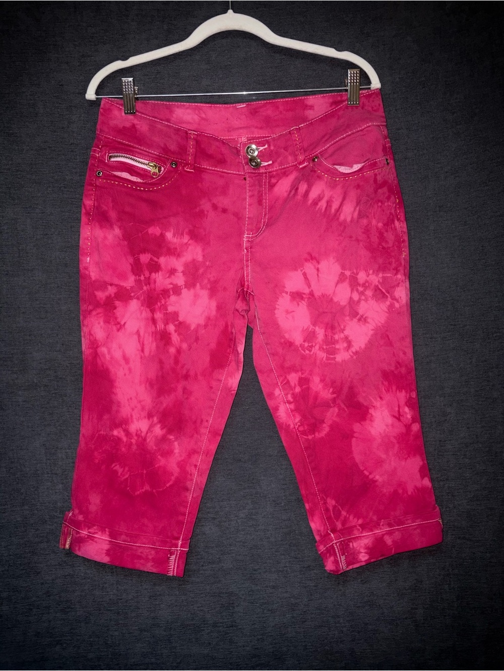 Cropped Tie-Dye Ankle Jeans in Hot Pink